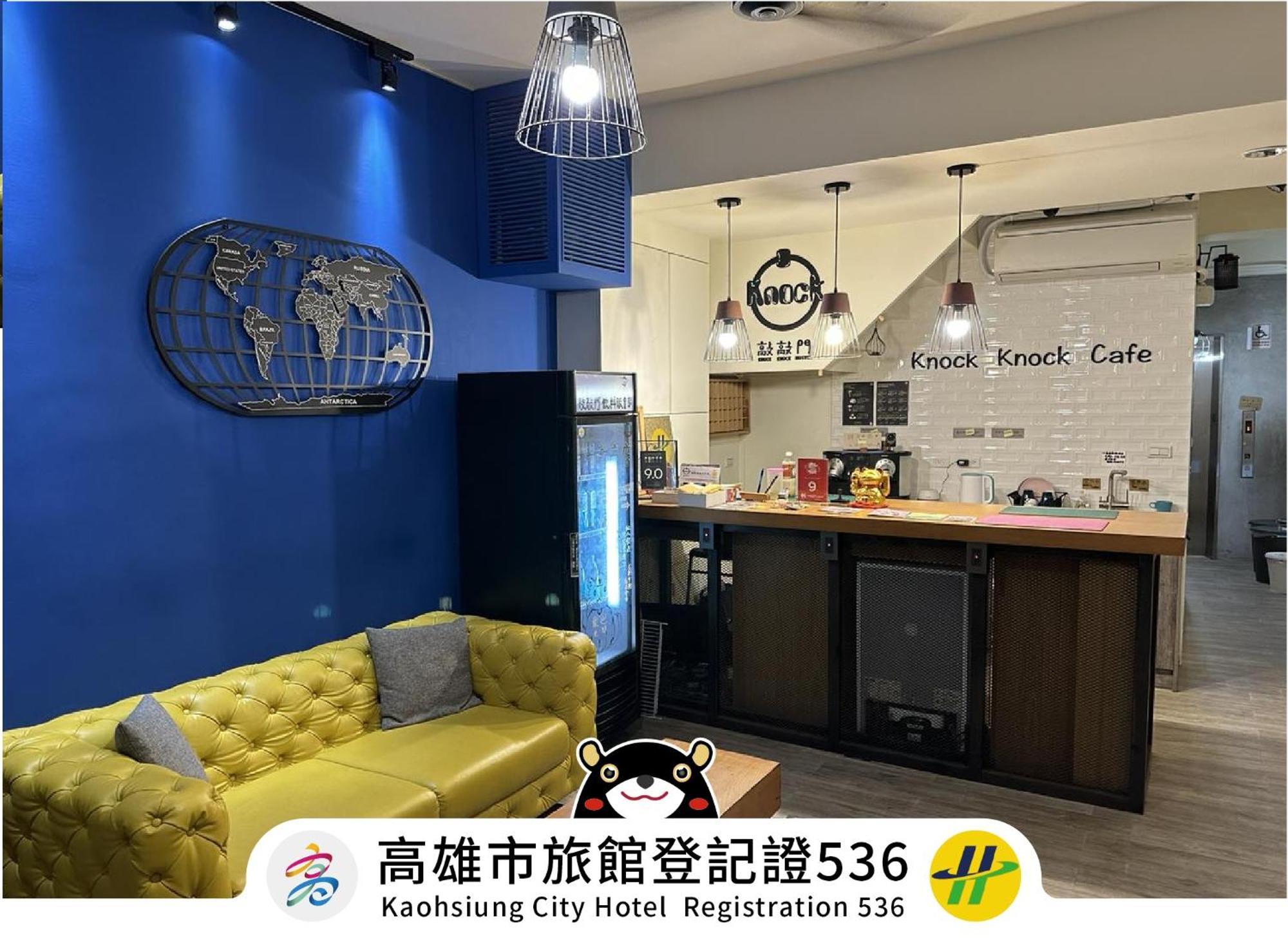 Knock Knock Hostel Kaohsiung Bagian luar foto